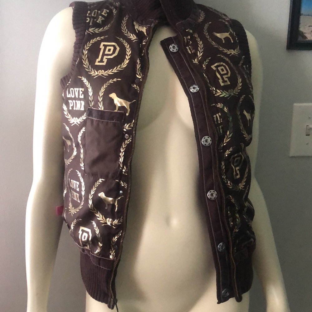 ‼️NEW INVENTORY‼️Victorias Secret Pink Reversible Brown Gold Logo Puffer Vest XS - Picture 8 of 8